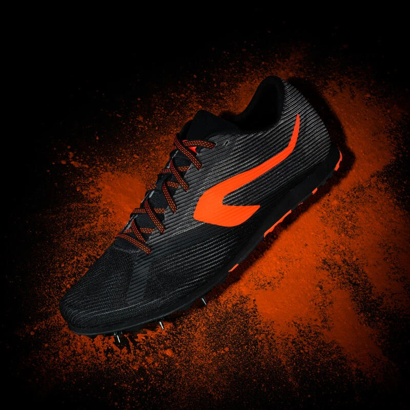 CHAUSSURES A POINTES D'ATHLETISME POUR LE CROSS AT CROSS NOIRE ET ORANGE 2 CHAUSSURES A POINTES D'ATHLETISME POUR LE CROSS AT CROSS NOIRE ET ORANGE – Image 2