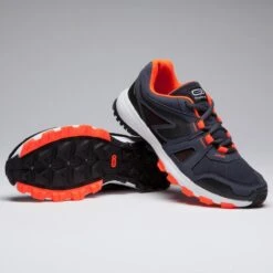 CHAUSSURES RUNNING & ATHLÉTISME ENFANT KIPRUN GRIP GRISES ET NOIRES ORANGES FLUO -Chaussures Confortables chaussures running and athletisme enfant kiprun grip grises et noires oranges fluo 2