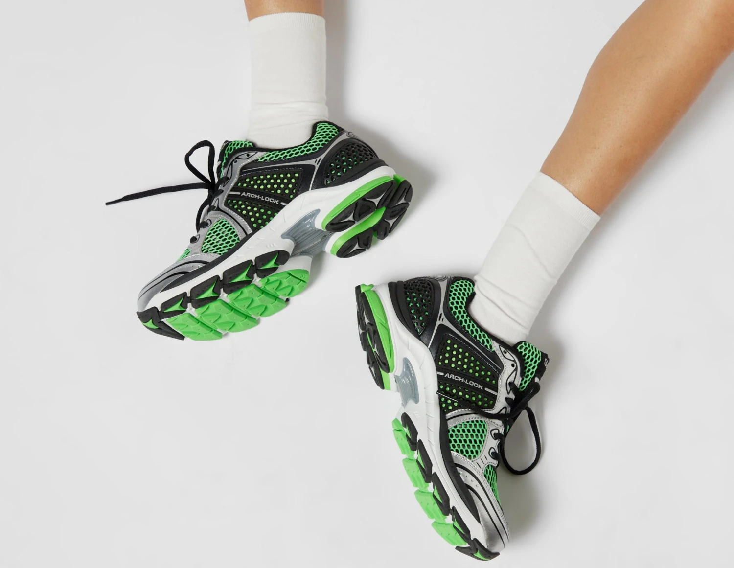 Saucony ProGrid Triumph 4 2 Saucony ProGrid Triumph 4 – Image 2